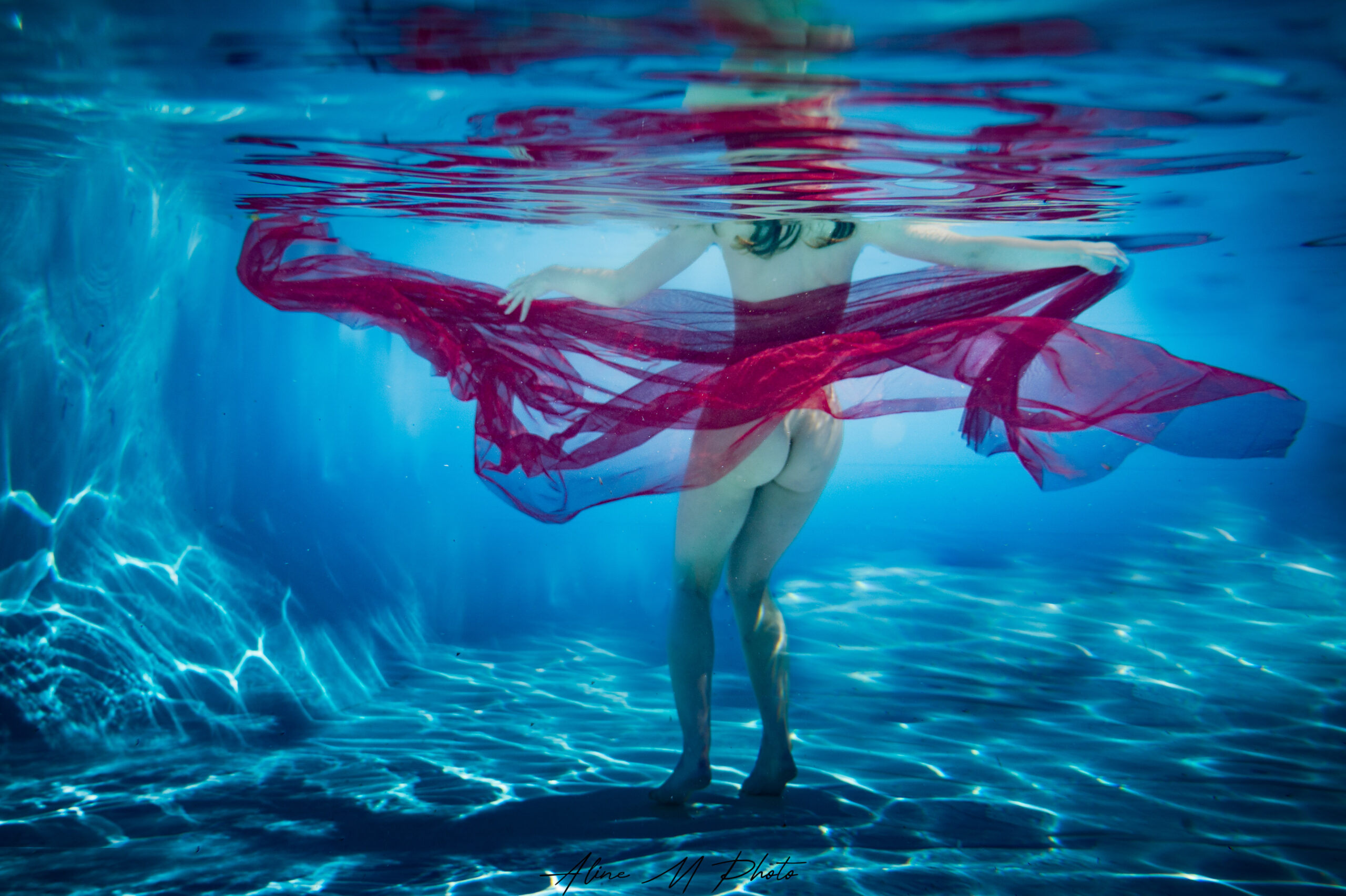 underwater sous l'eau photographie photographe grand est portrait alsace lorraine piscine grossesse lac photo couple
