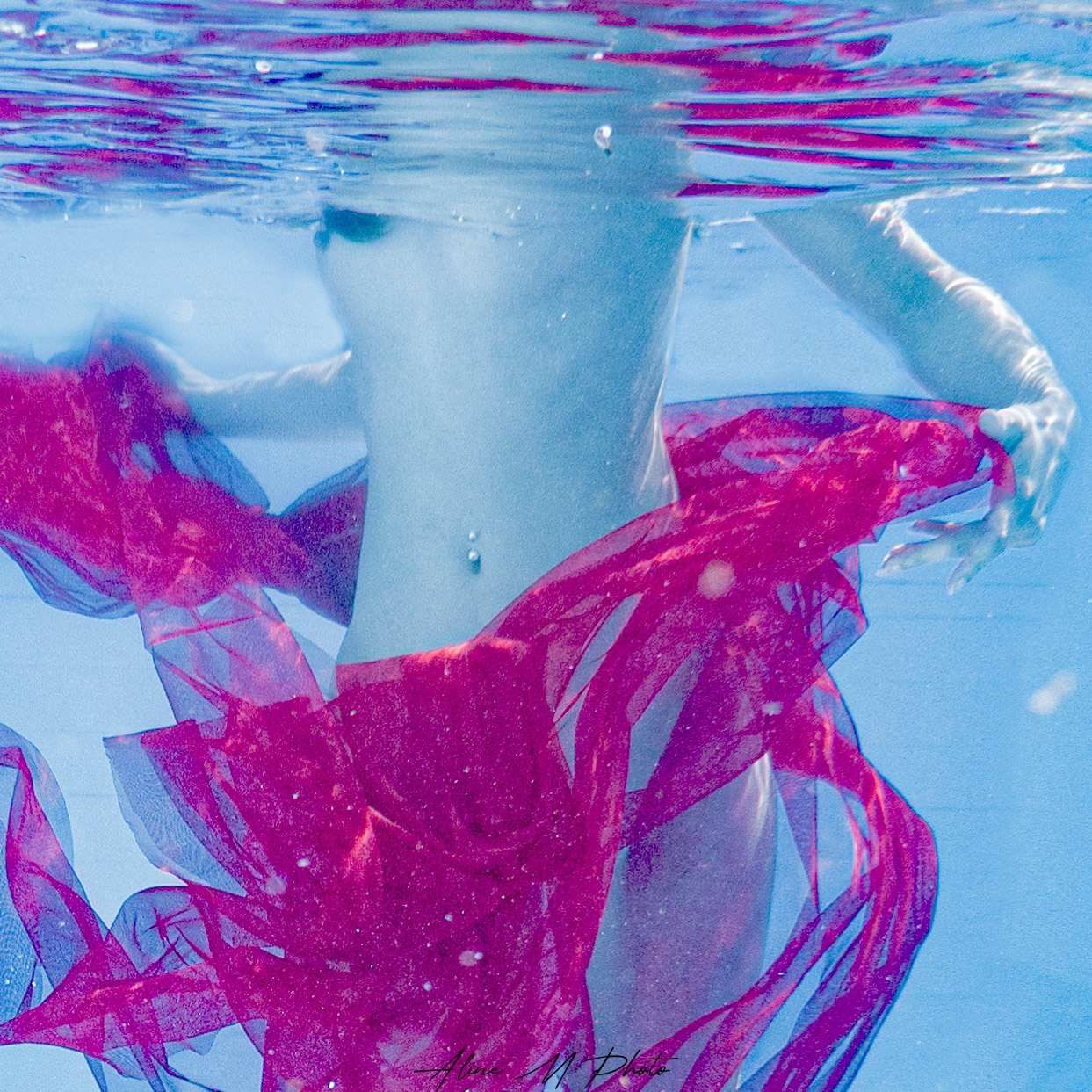 underwater sous l'eau photographie photographe grand est portrait alsace lorraine piscine grossesse lac photo