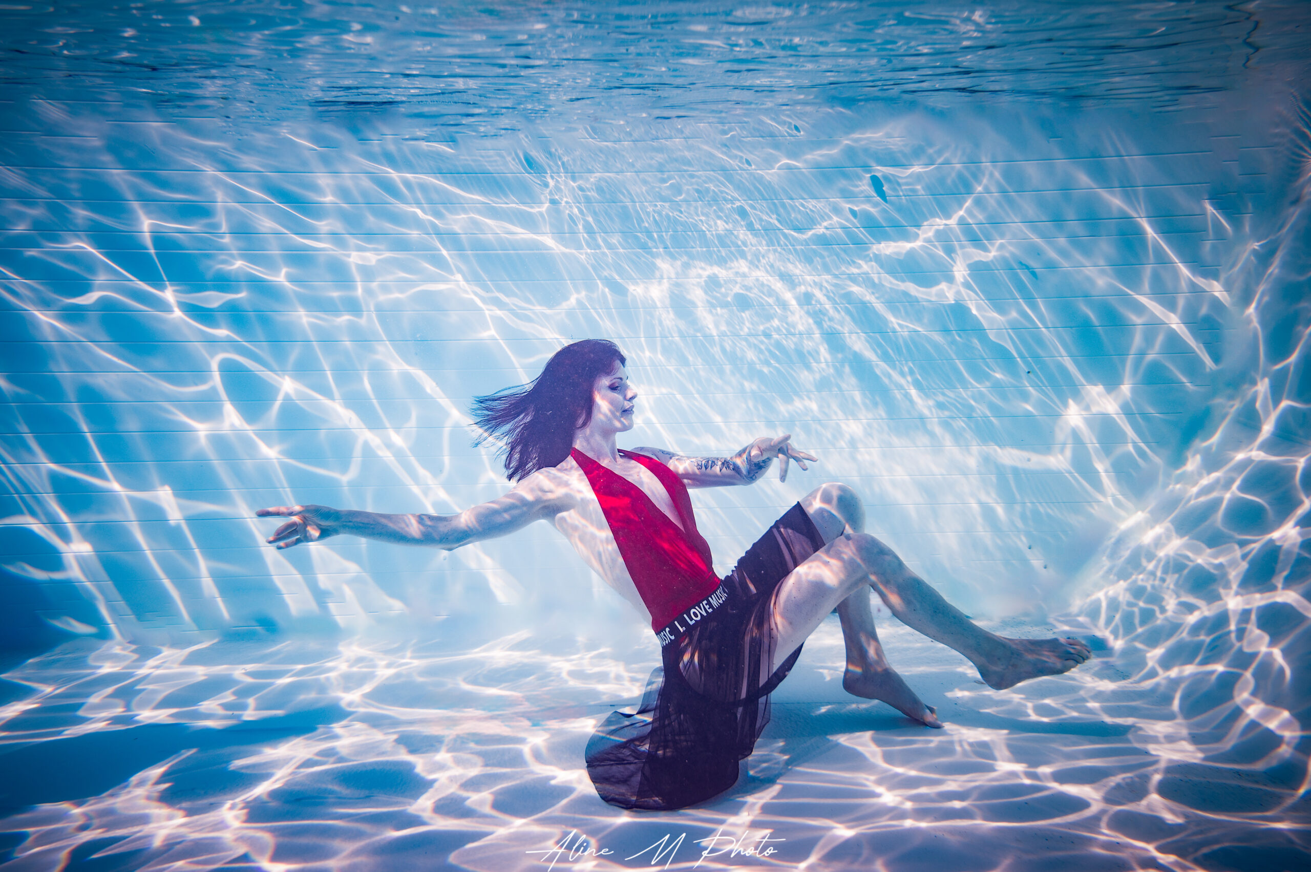 underwater sous l'eau photographie photographe grand est portrait alsace lorraine piscine grossesse